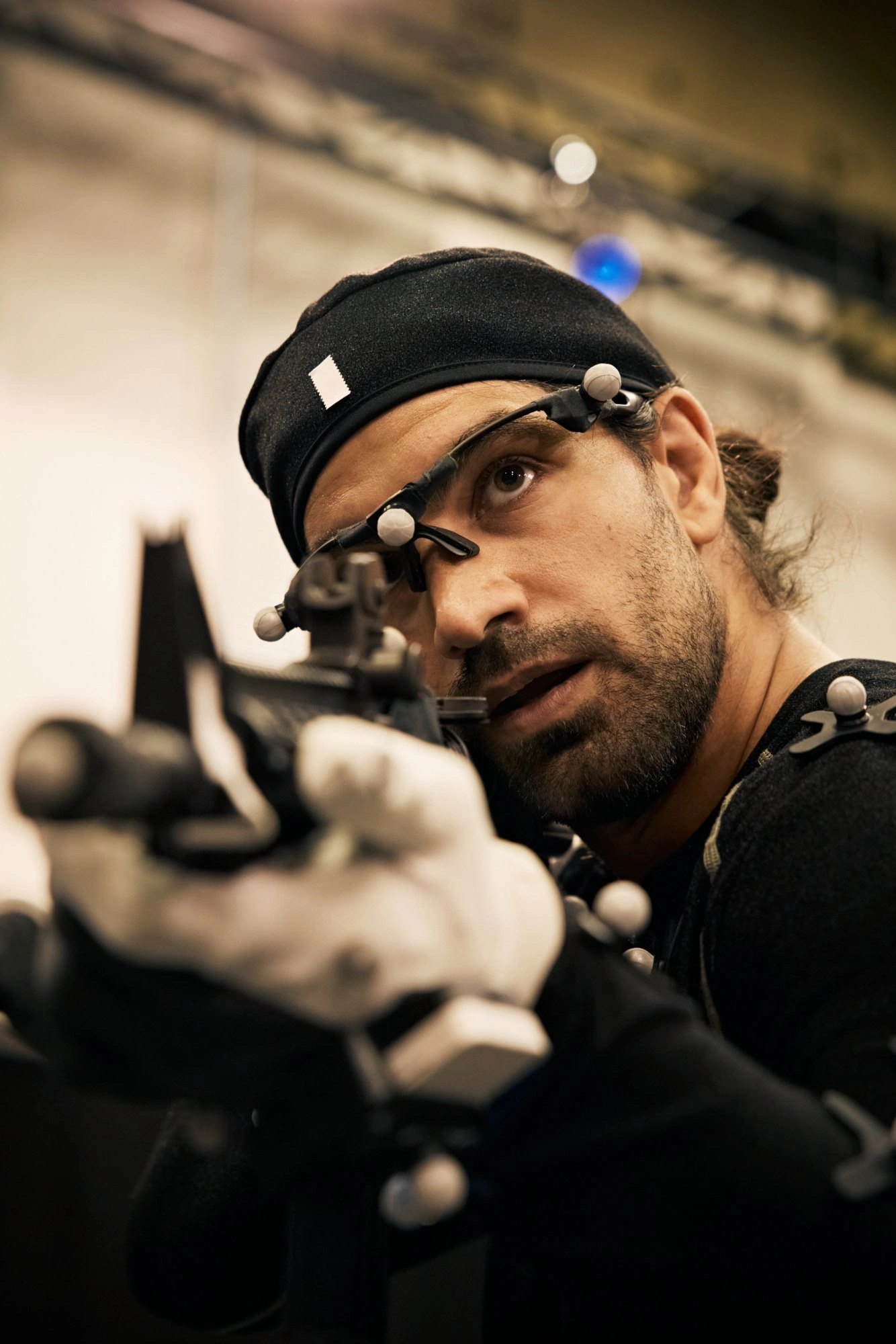 Motion capture performer knee strike